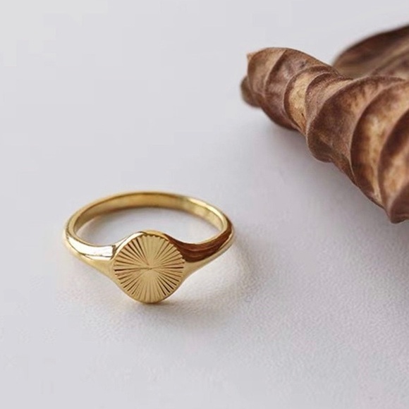 ✨Insta 🌞 sunshine gold plated ring - Picture 5 of 6